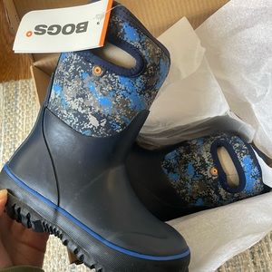 Bogs size 11 kids
